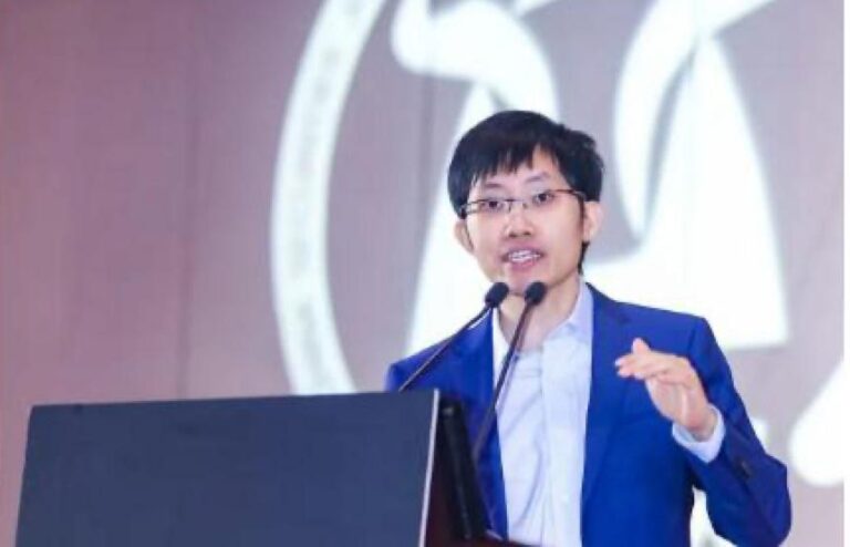 DeepSeek: Новый уровень финансирования и угроза для AI-рынка